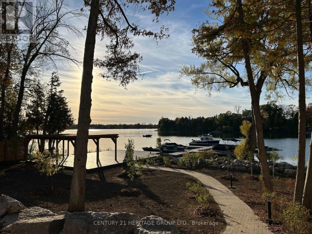 44 RUBY CRESCENT, Lake Simcoe