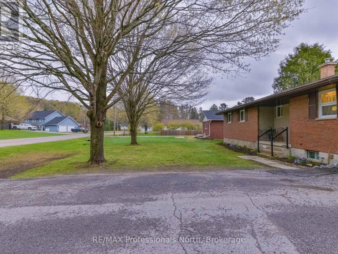 6 KNOB HILL COURT, Minden Hills (Anson)