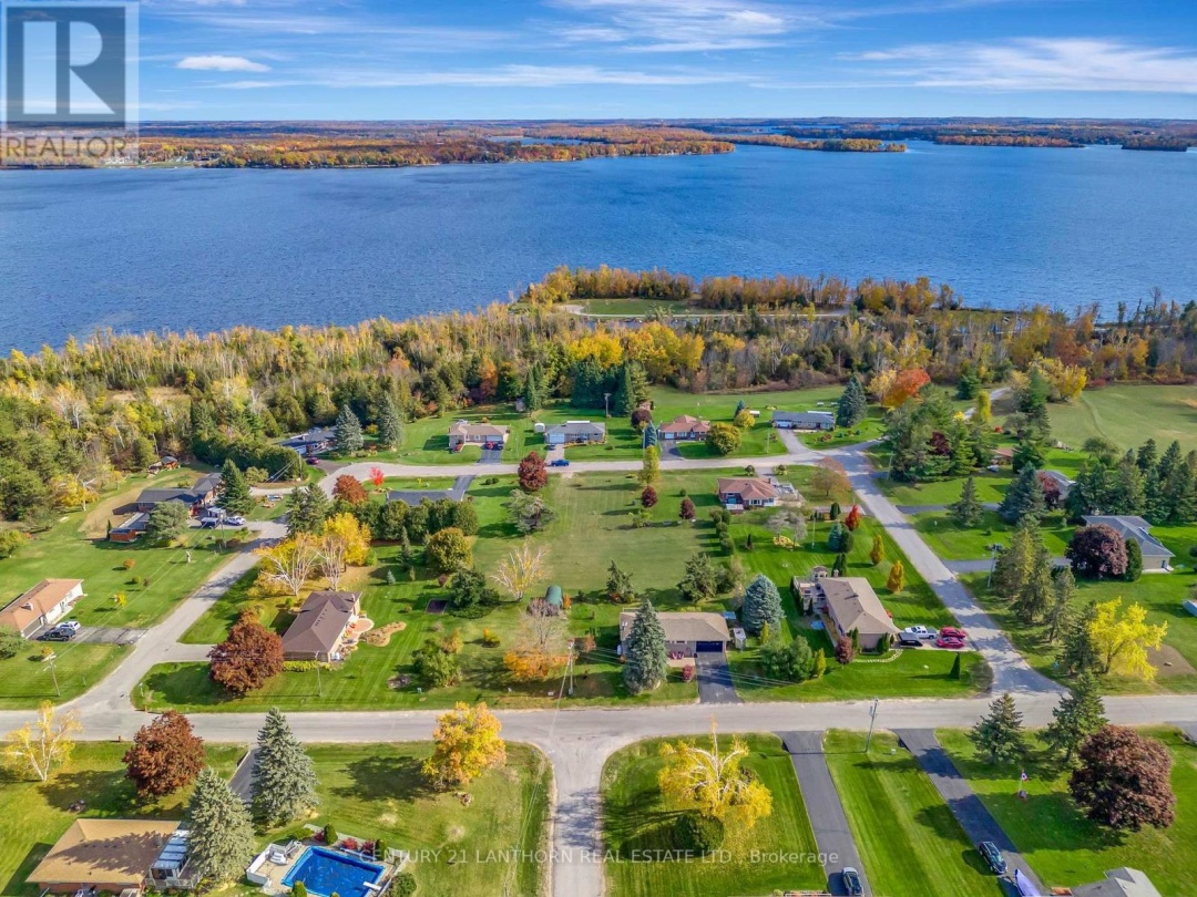 456 OLD SURREY LANE, Pigeon Lake