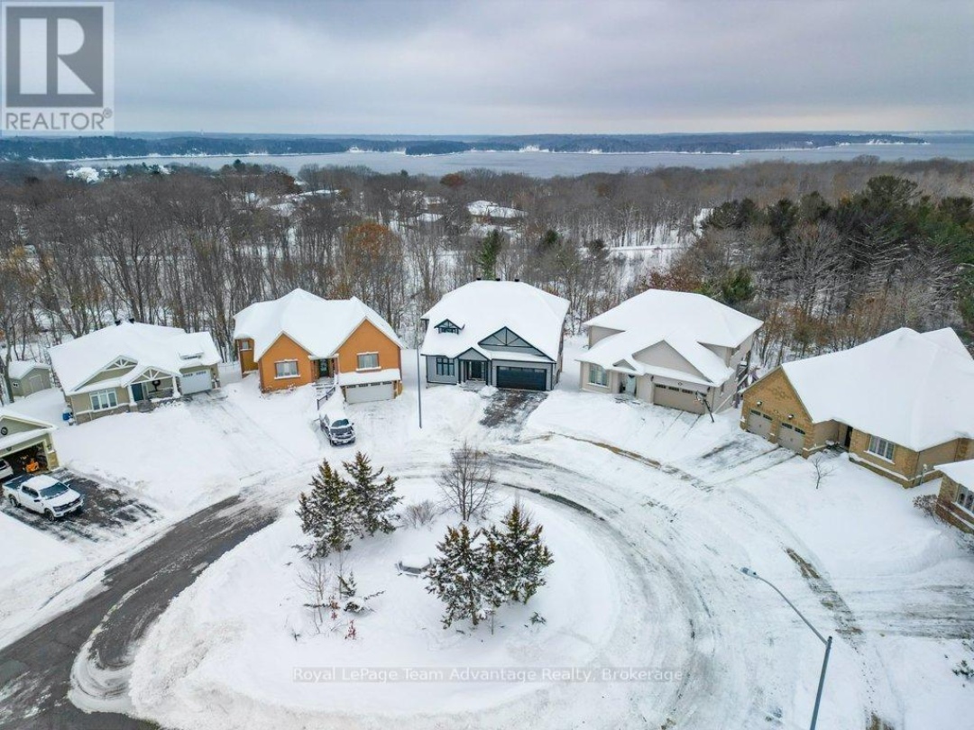 18 AVERY COURT, Parry Sound