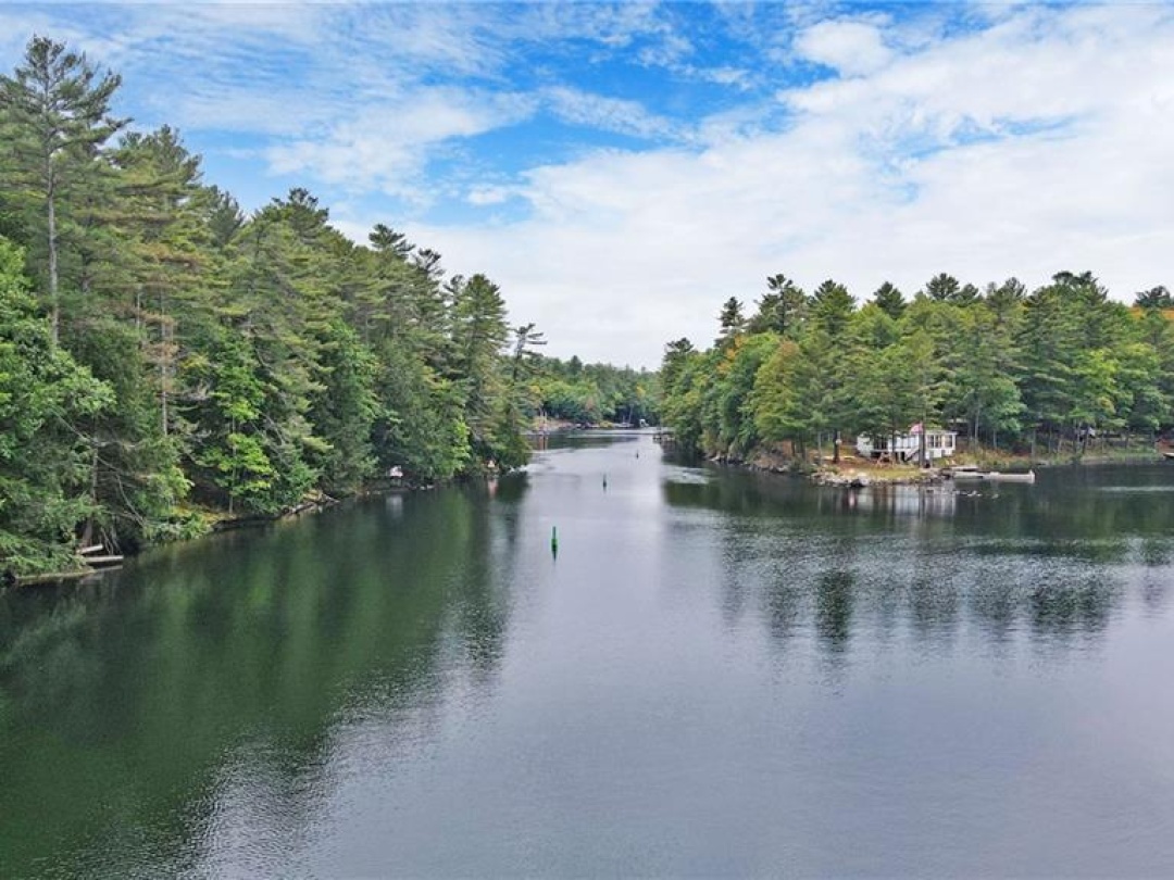 3413 Flat Rapids Lane, Severn River