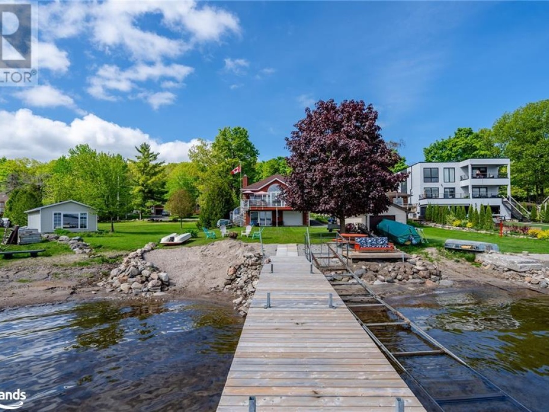 216 Robins Point Road, Georgian Bay