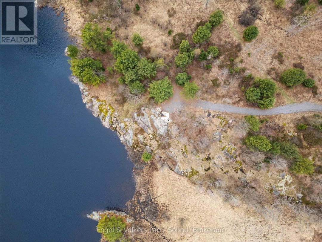 185 LOCH ERNE ROAD, Vowel Lake