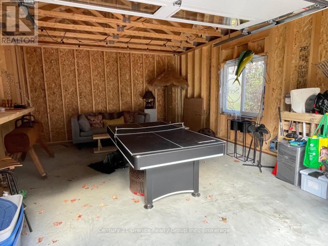 1038 BROKEN PADDLE ROAD, Miskwabi Lake