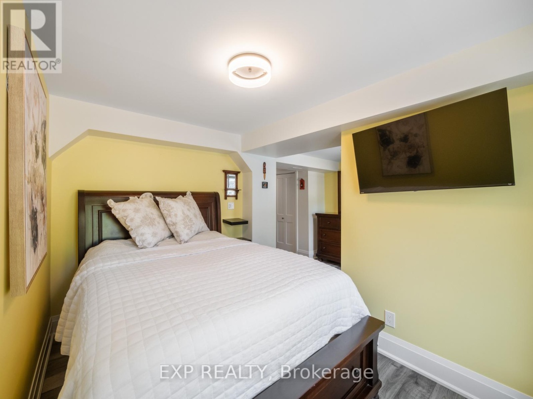 370 HOMEWOOD AVENUE, 