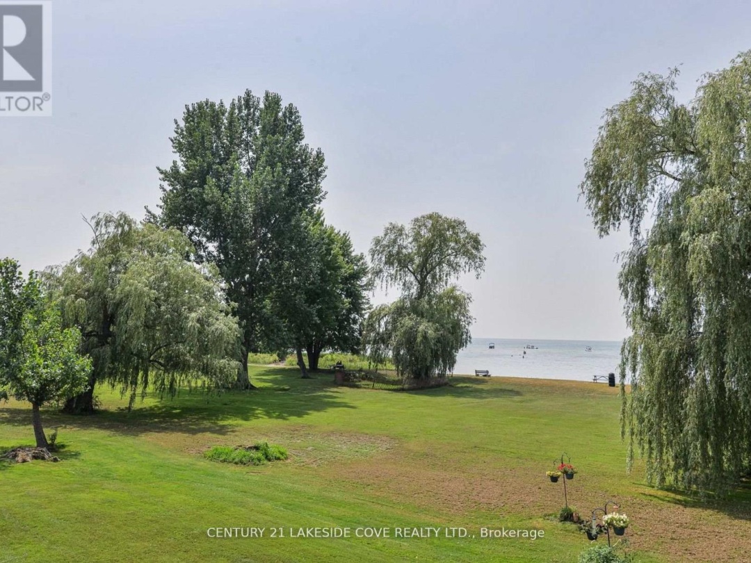 UNIT 27 - 1 PARADISE BOULEVARD S, Lake Simcoe