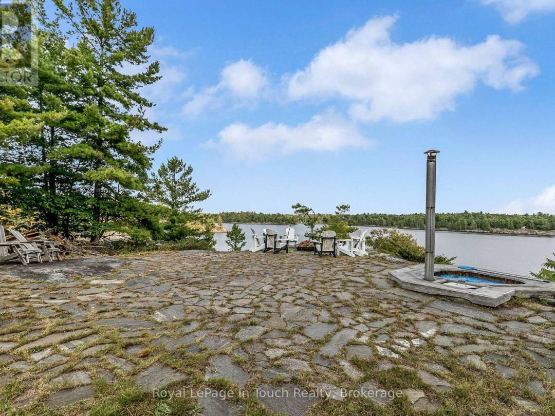 8 B686 DERBYSHIRE, Georgian Bay