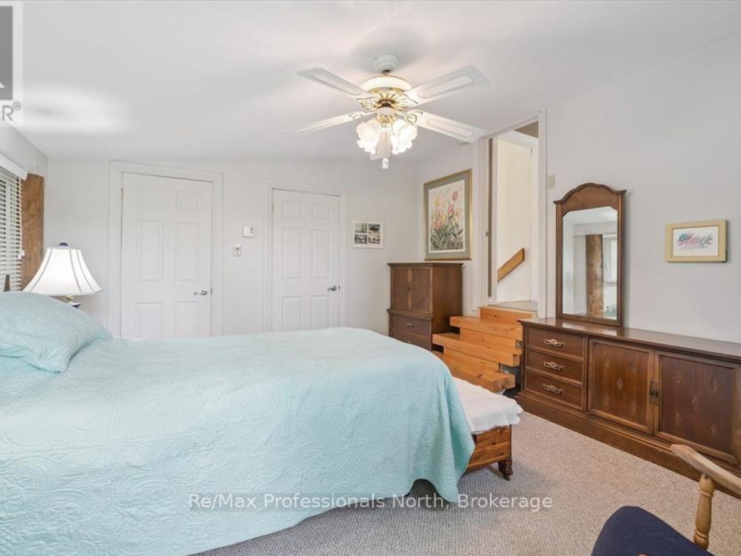 1042 RIVER HAVEN ROAD, Muskoka River