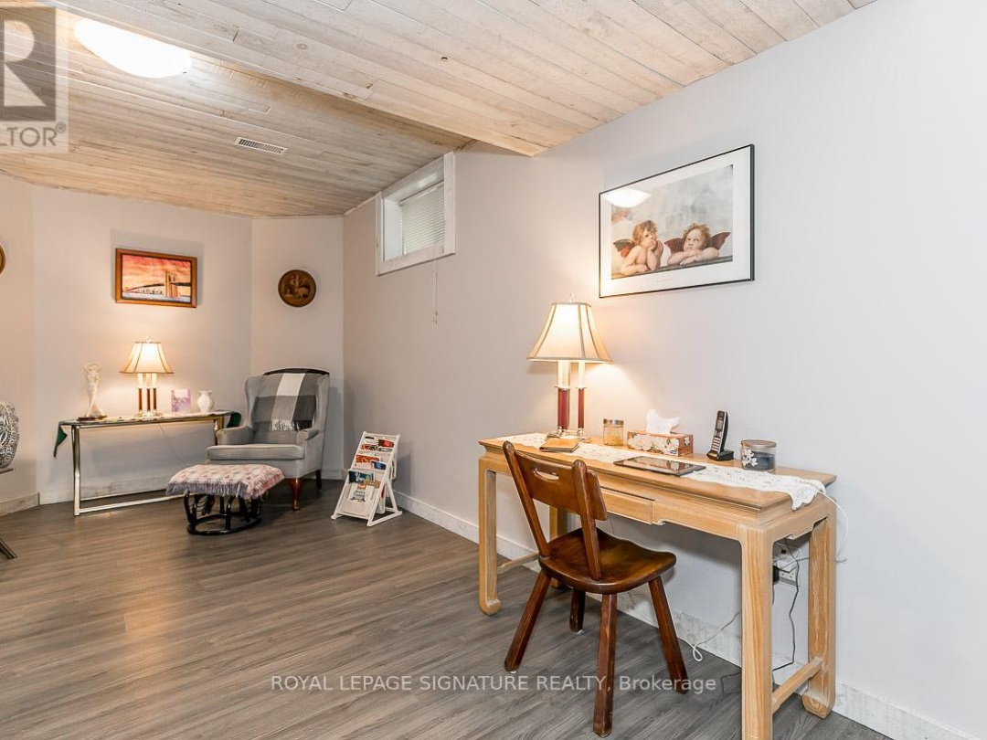 1032 BASE LINE ROAD, Gravenhurst (Morrison)