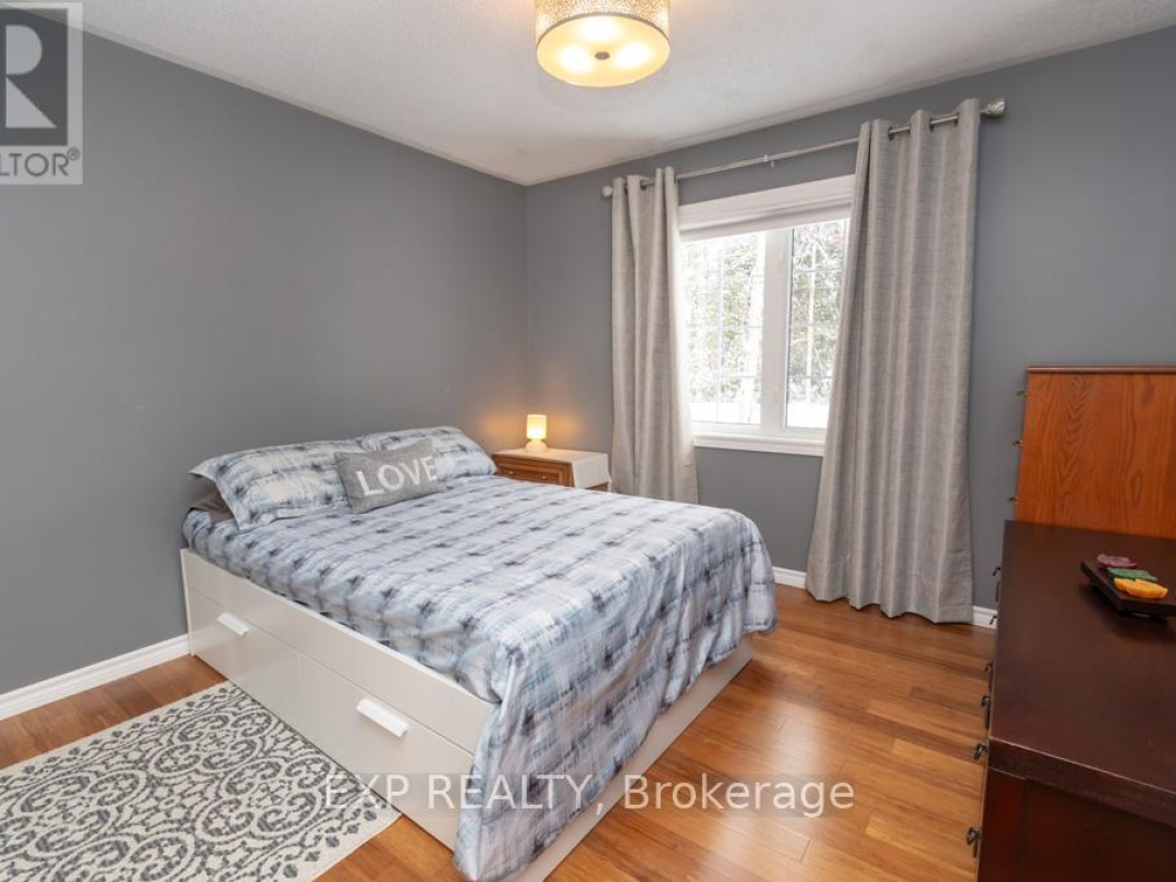 56 BECKETTS SIDE ROAD N, 