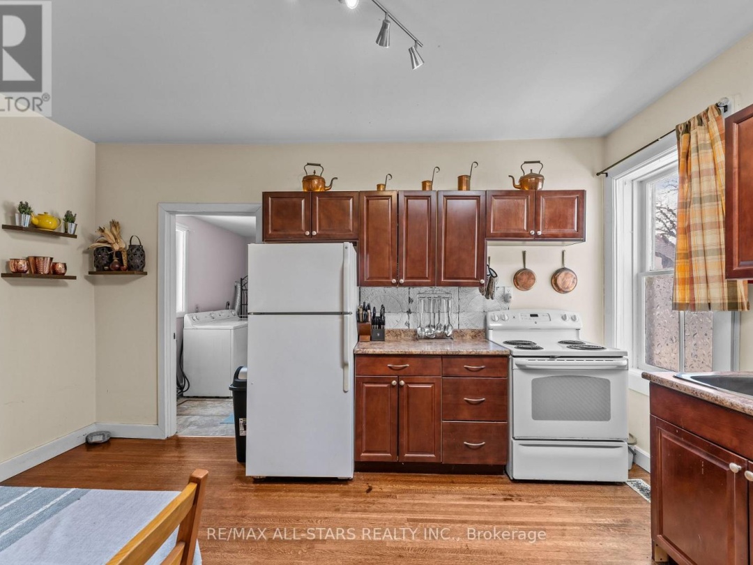 39 FRANCIS STREET W, Kawartha Lakes (Fenelon Falls)