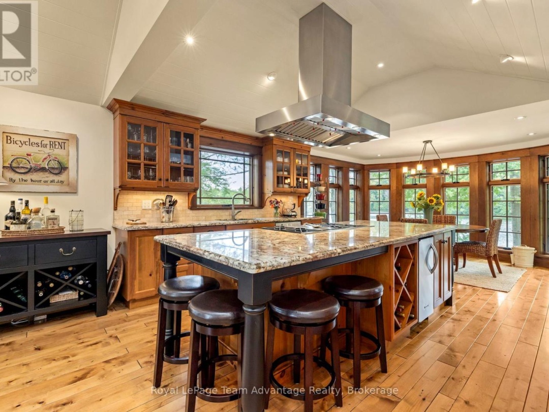 5 FALLINGVIEW TRAIL, 