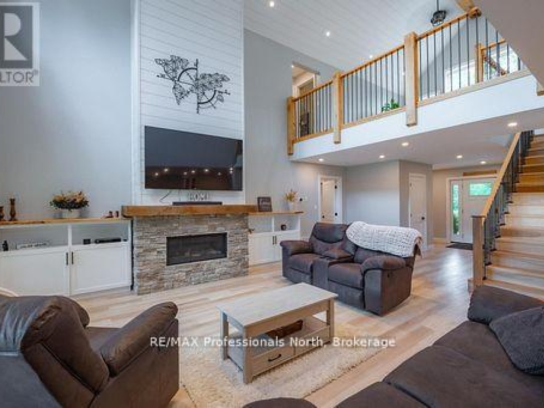 1677 HOSPITALITY ROAD, Minden Hills (Snowdon)