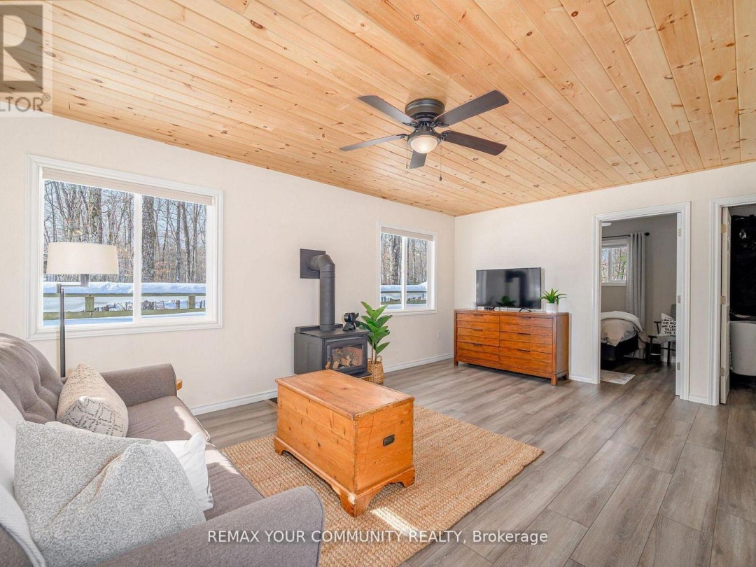 1534 SALERNO LAKE ROAD, Highlands East (Glamorgan)