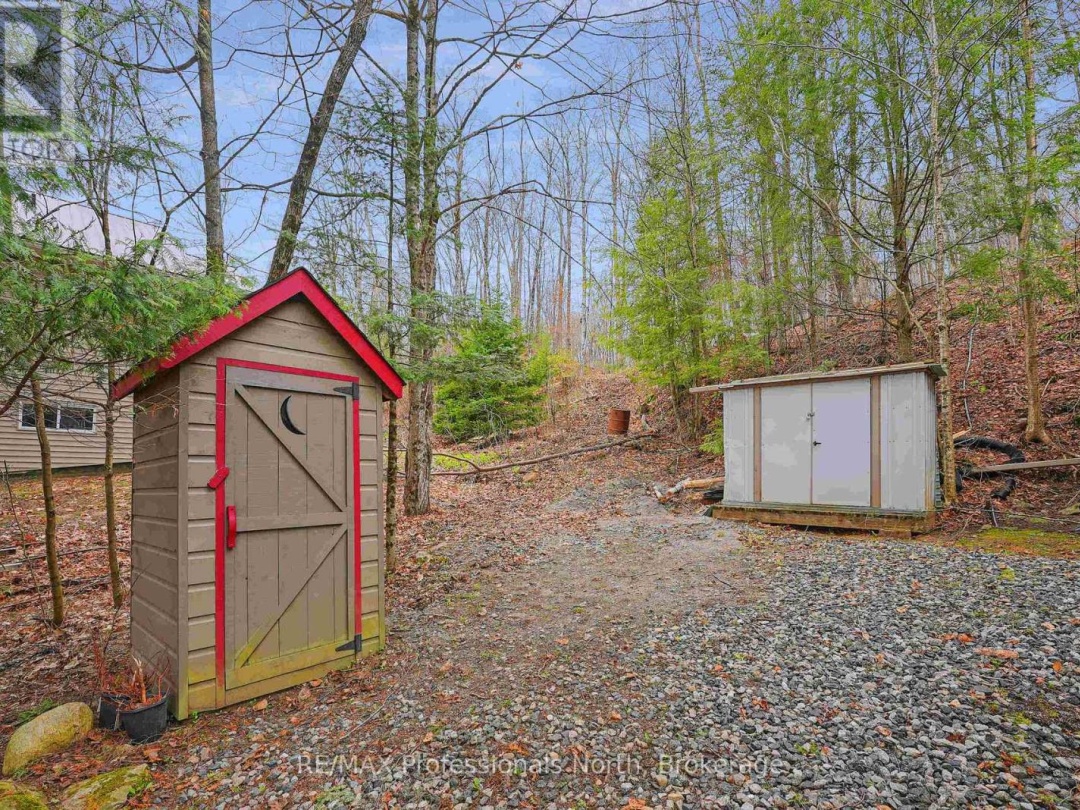 1110 MISKWABI LAKE ROAD, Miskwabi Lake