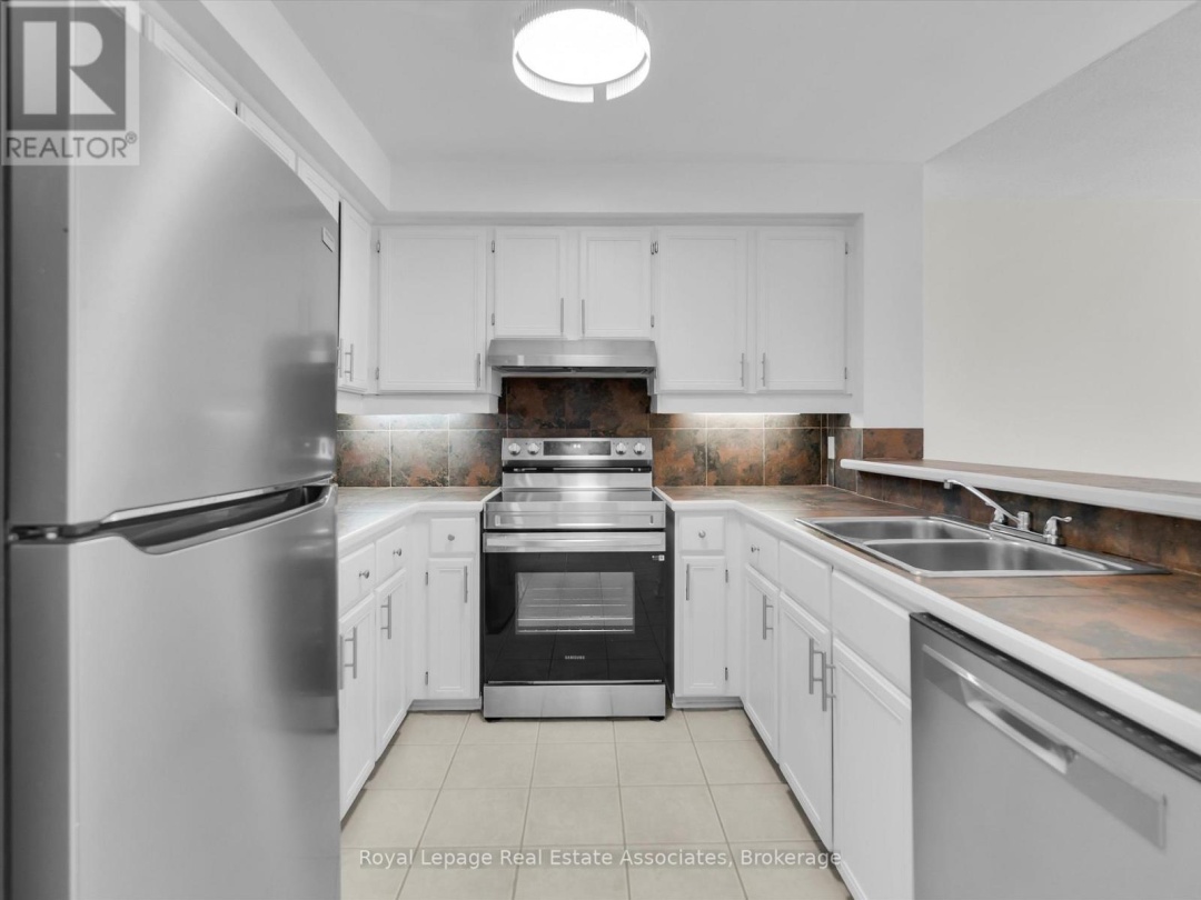 16 - 1581 HIDDEN VALLEY ROAD, 