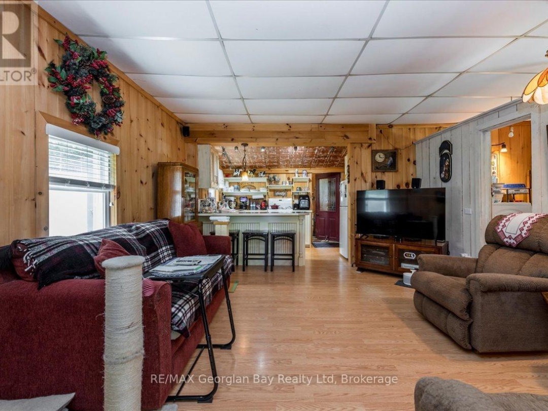 21 GRANDVIEW ROAD, 
