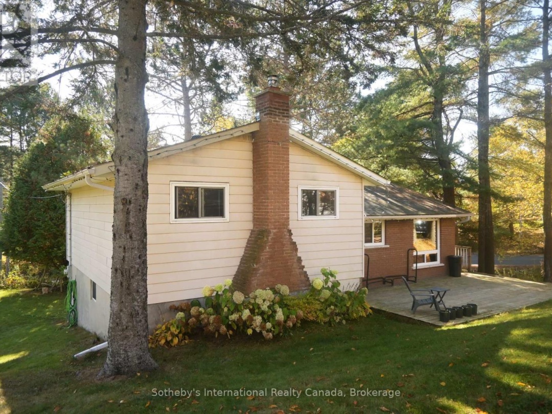 6 PLEASANTVIEW DRIVE, 