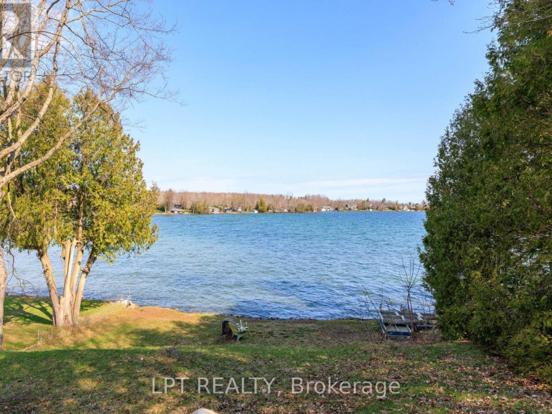 47 MOON POINT DRIVE, Lake Simcoe