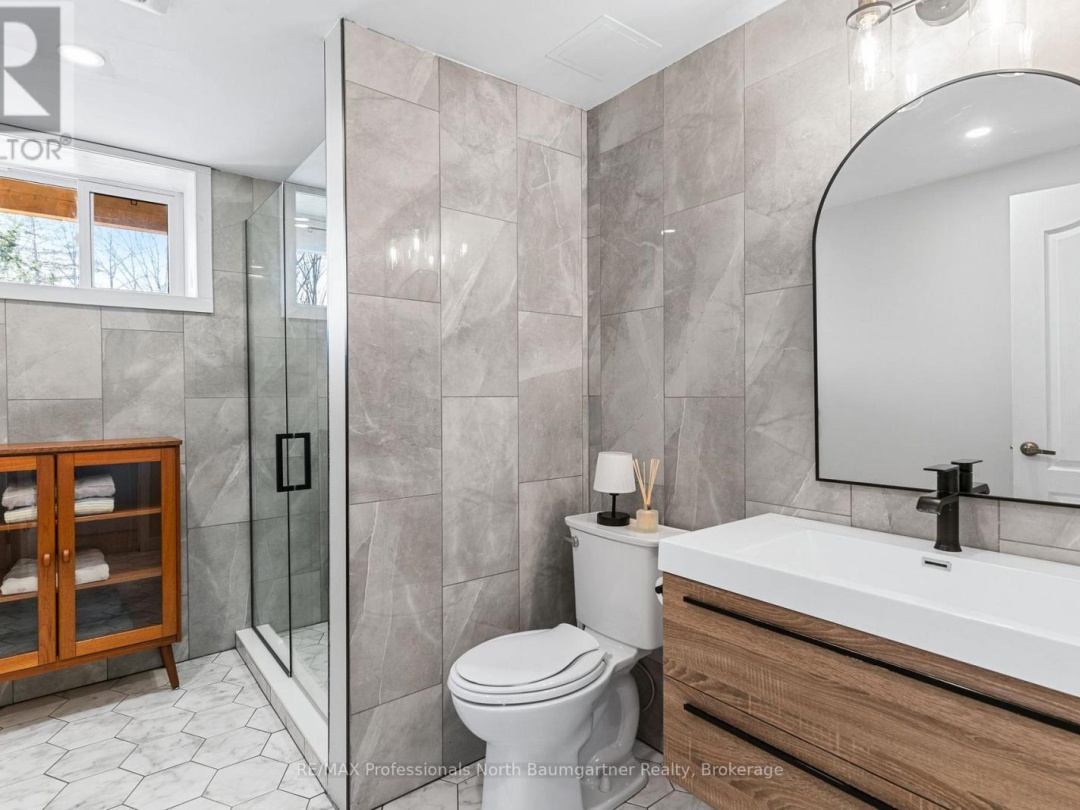 4318 GLAMORGAN ROAD, Haas Lake