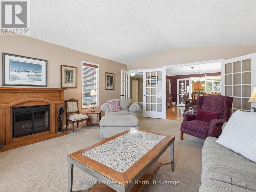 31 THE GRANITE BLUFF, Bracebridge (Macaulay)