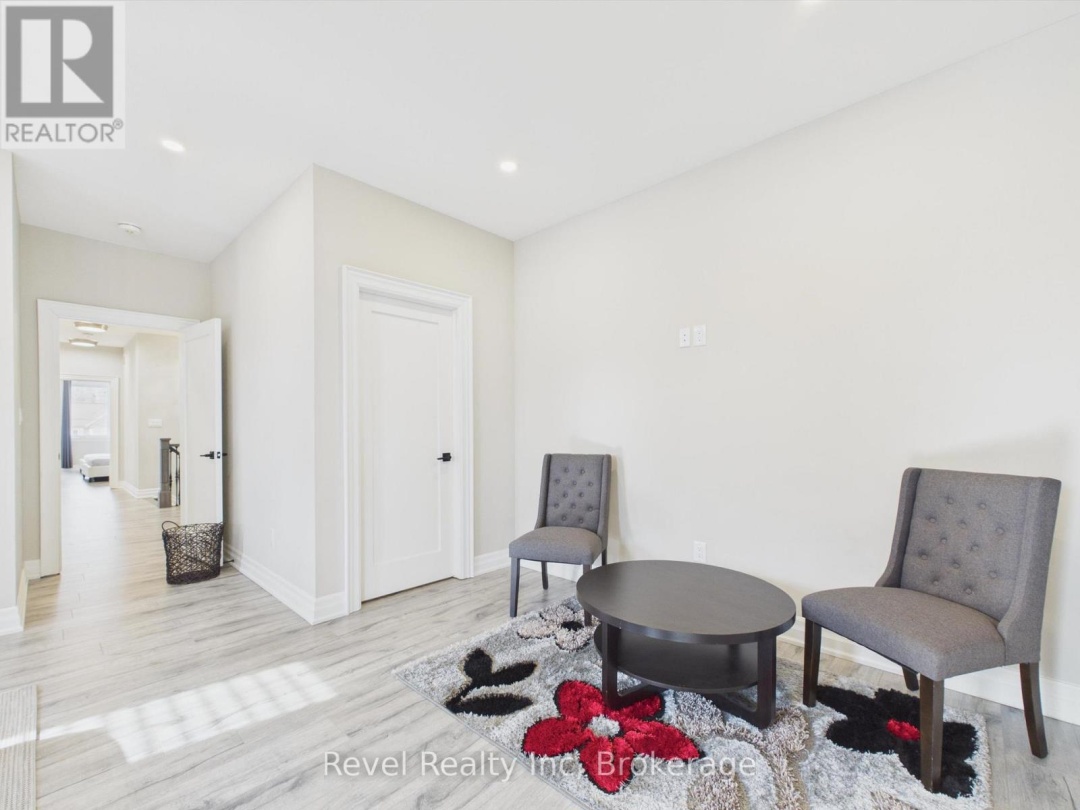 181 ANGLO STREET, Bracebridge (Macaulay)