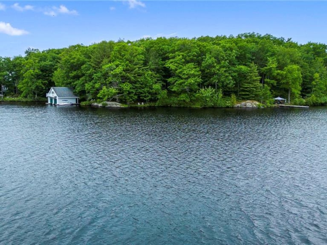 70 Caisses Island, Lake Muskoka