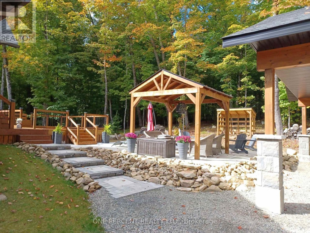 1333 WALKER LAKE DRIVE, Lake of Bays (Sinclair)