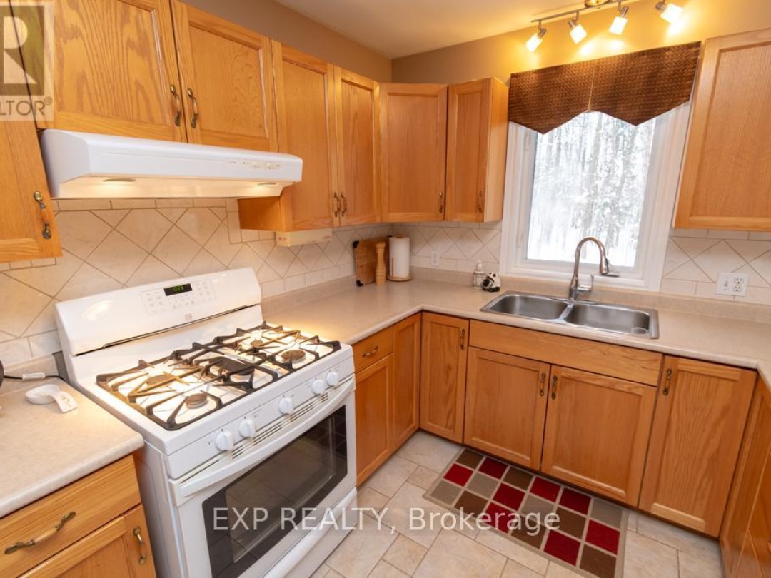 56 BECKETTS SIDE ROAD N, 