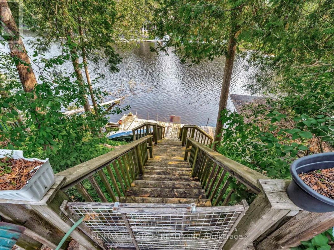 14 WYCHWOOD DRIVE E, Sturgeon Lake