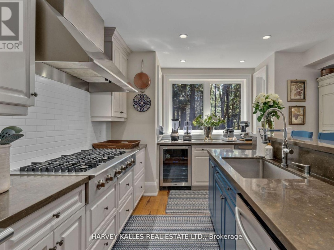 UNIT 2 - 2045 MUSKOKA RD 118W, 