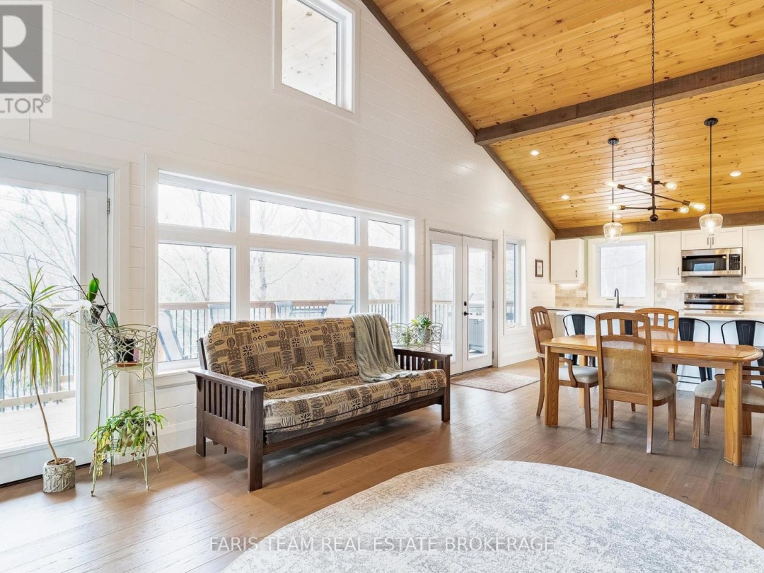 1520 ROSEMOUNT ROAD, Tay