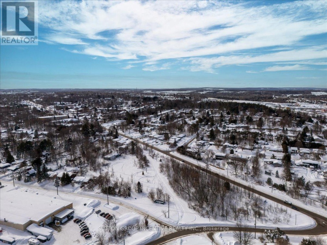 570 LACLIE STREET, Orillia