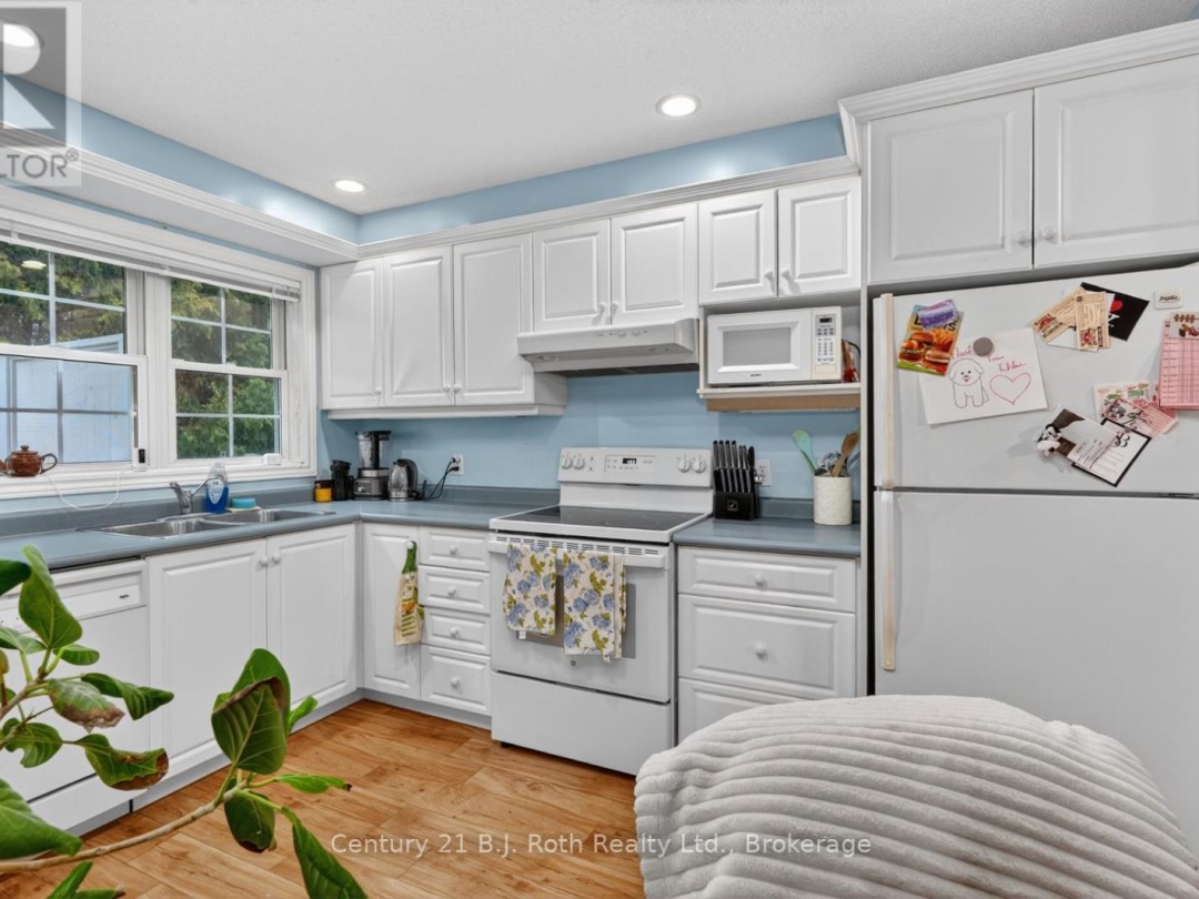 275 HIRAM STREET, Bracebridge (Macaulay)