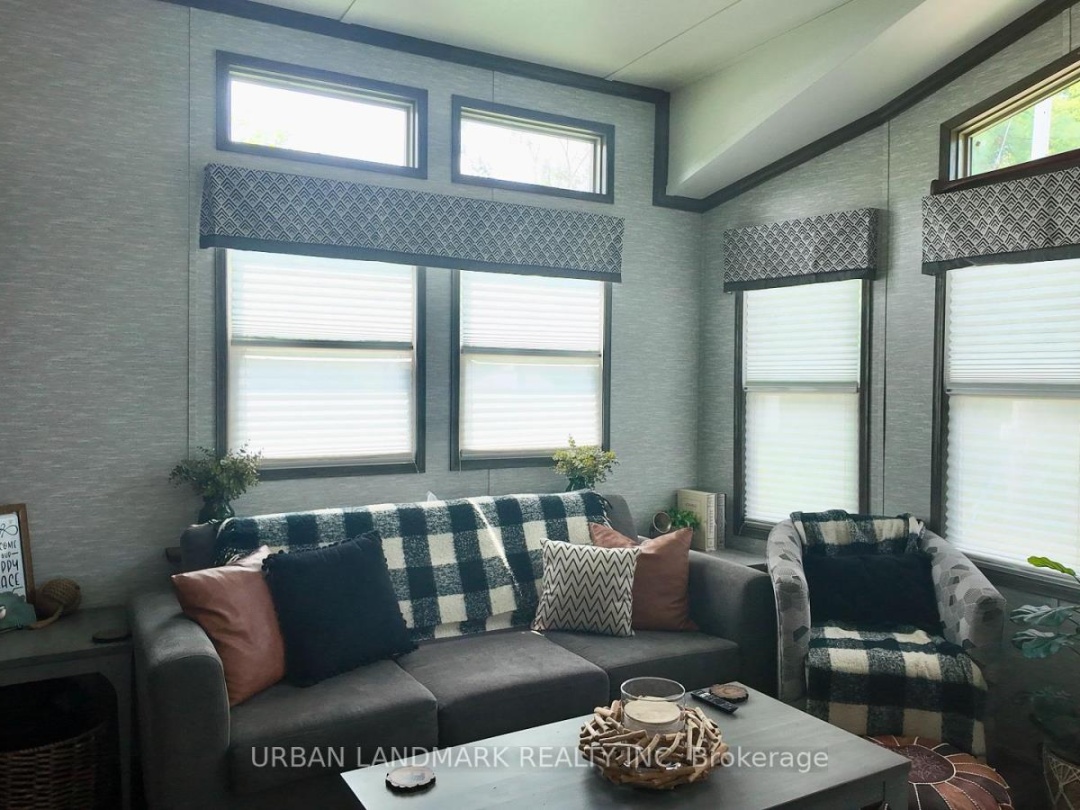 2612 VICTORIA ROAD, 