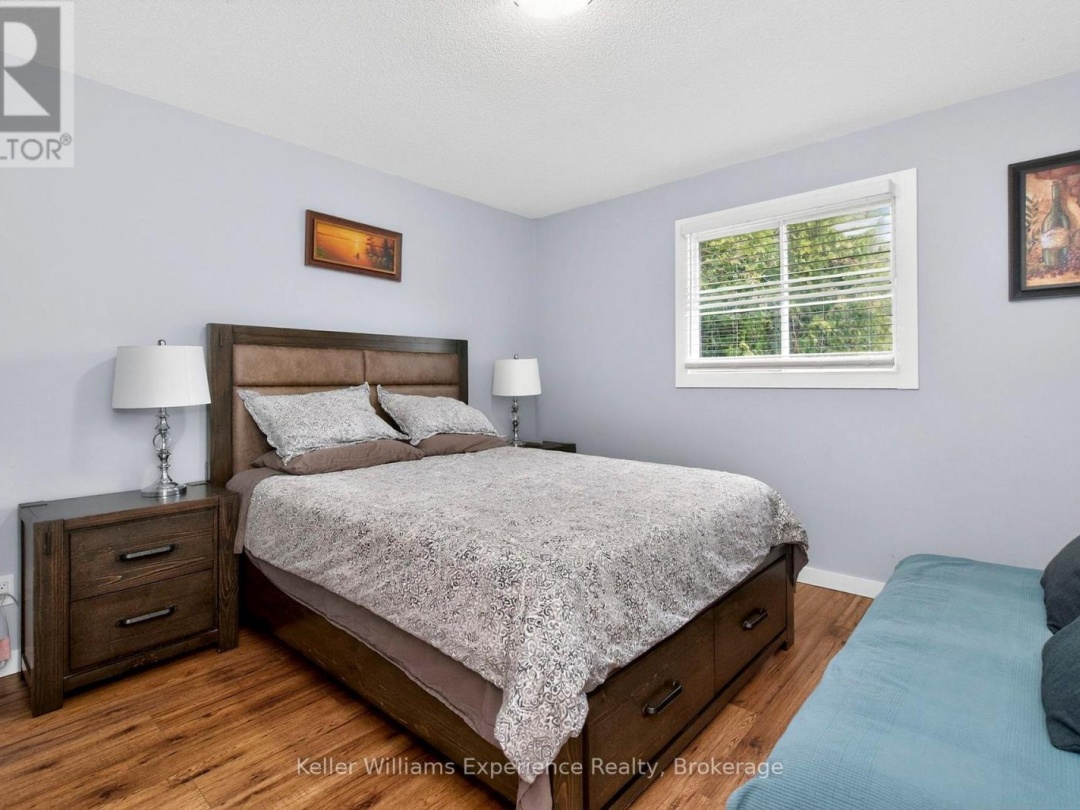 72 BAY STREET, Tay (Victoria Harbour)