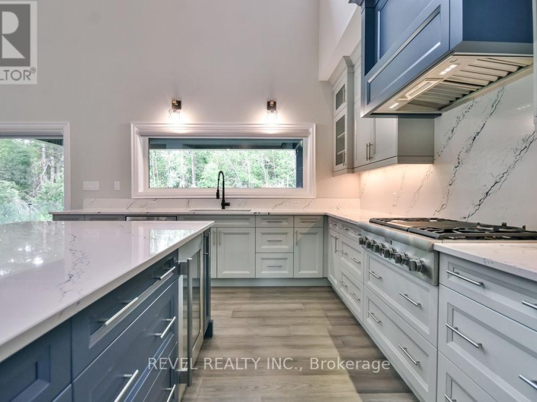 4 CLYDESDALE COURT, 