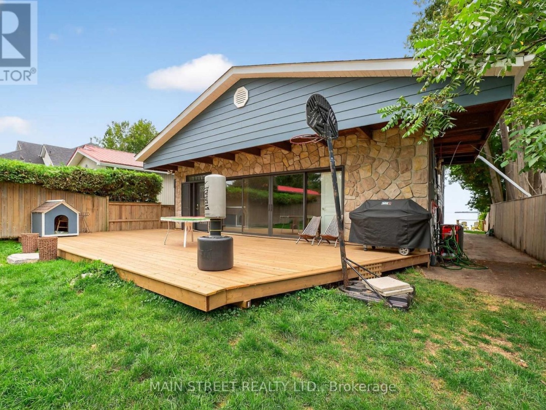 142 CEDAR BEACH ROAD, Lake Simcoe