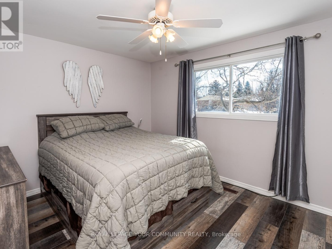 347 LAKELAND CRESCENT, 