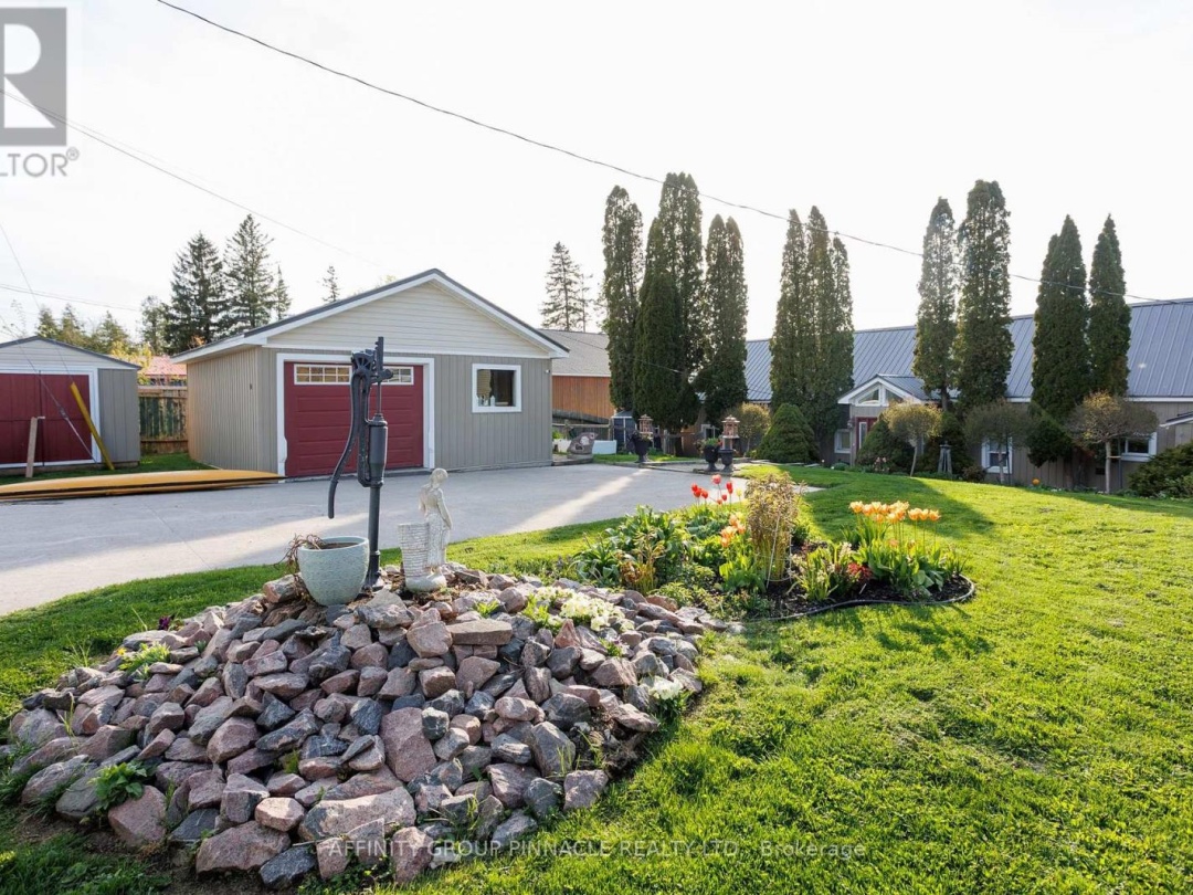 14 ORIOLE ROAD, Cameron Lake