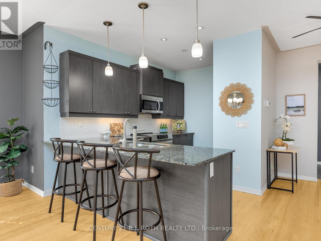 3327 SUMMERHILL WAY N, 