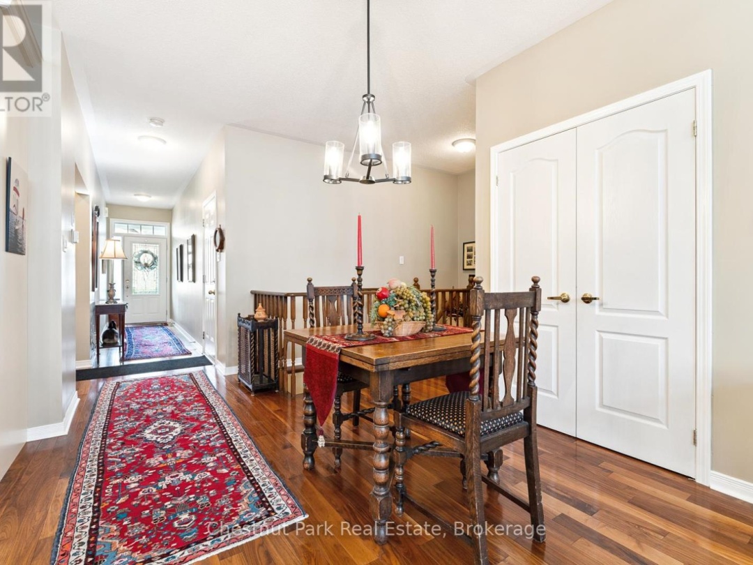 9 STORMONT COURT, Muskoka River