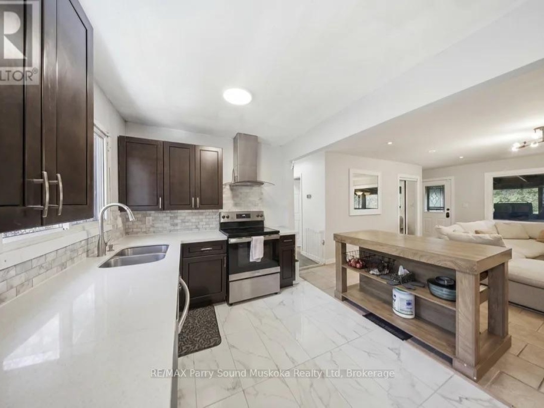 28 BLACK ROAD, Seguin