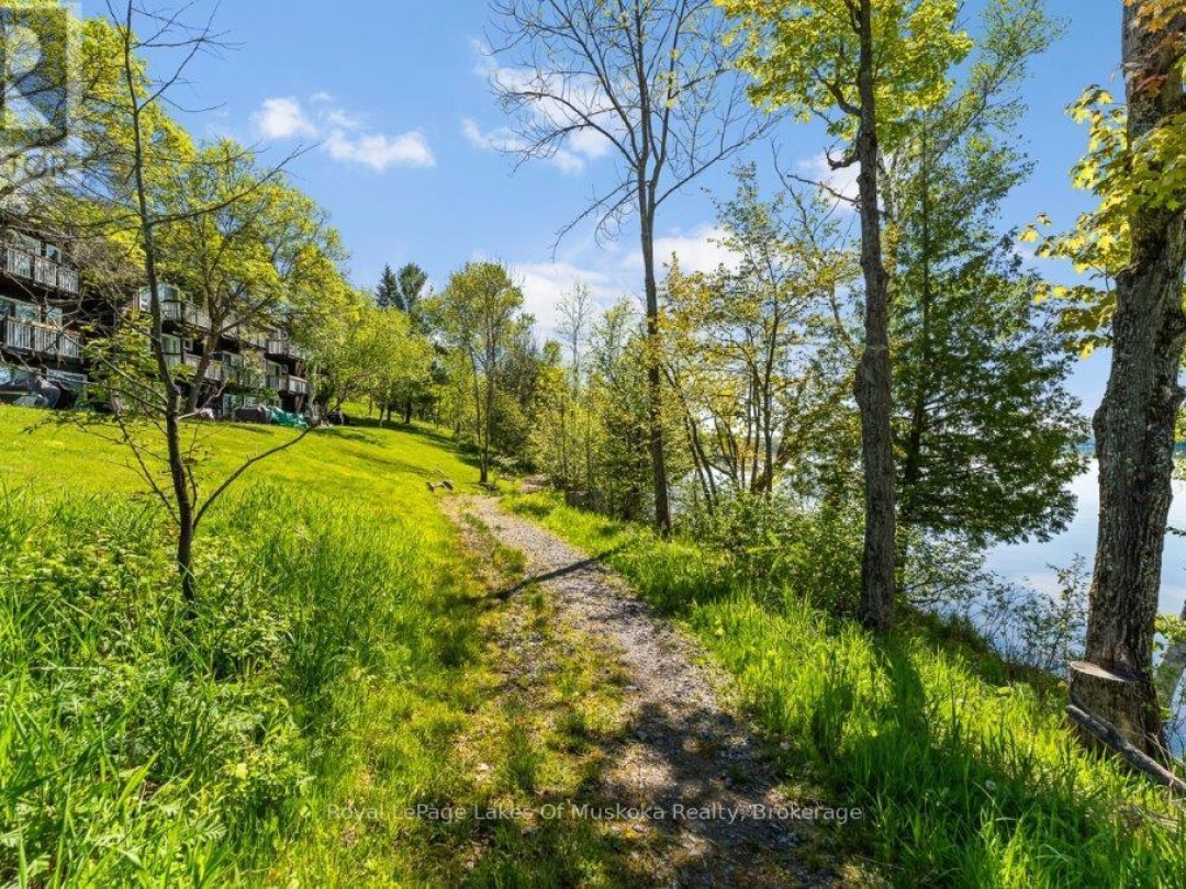 30 TURNER DRIVE, Peninsula Lake