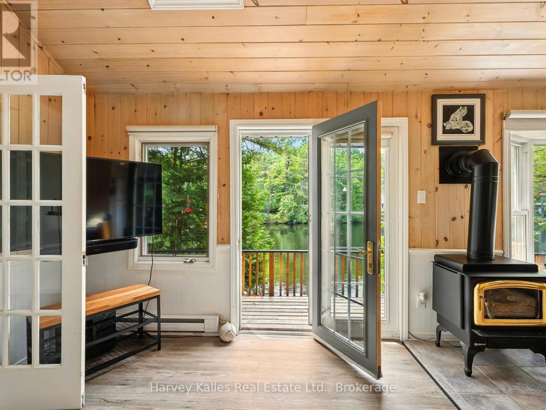 1078 MCKENZIE ROAD, Lake Muskoka