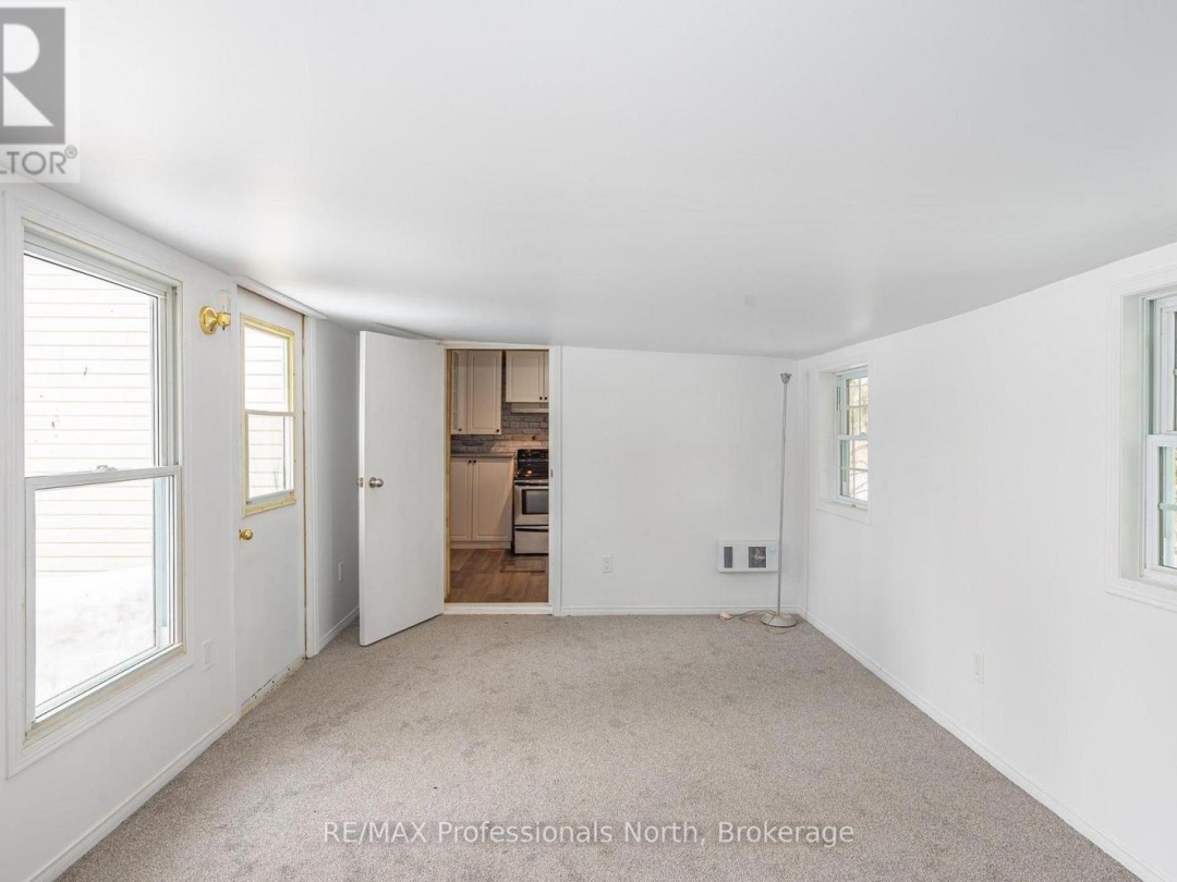 4 DICKSON STREET, Kawartha Lakes (Kinmount)