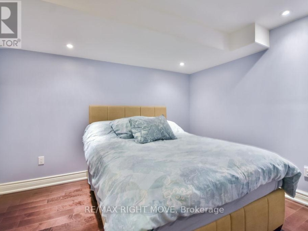 28 - 10 INVERMARA COURT, Lake Simcoe