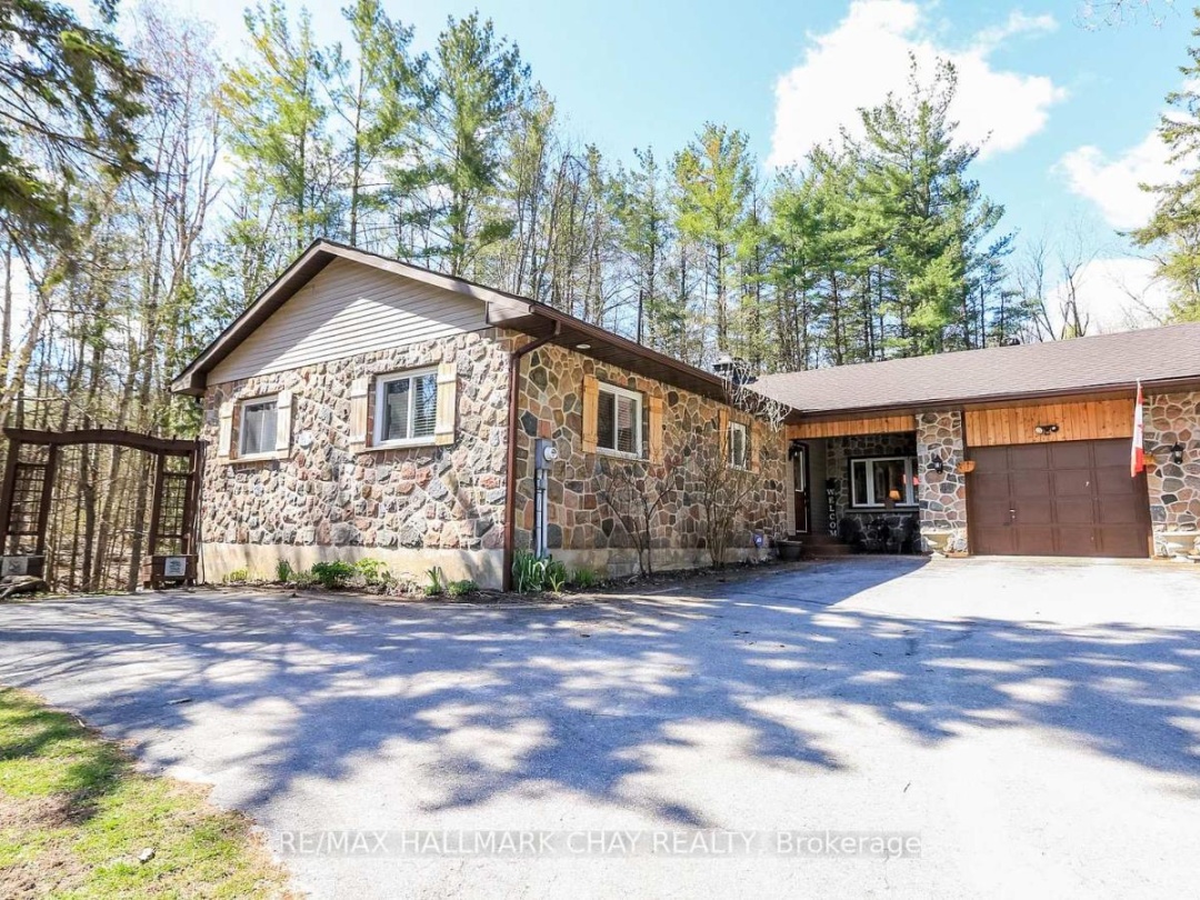 4062 WAINMAN LINE, Severn (Bass Lake)