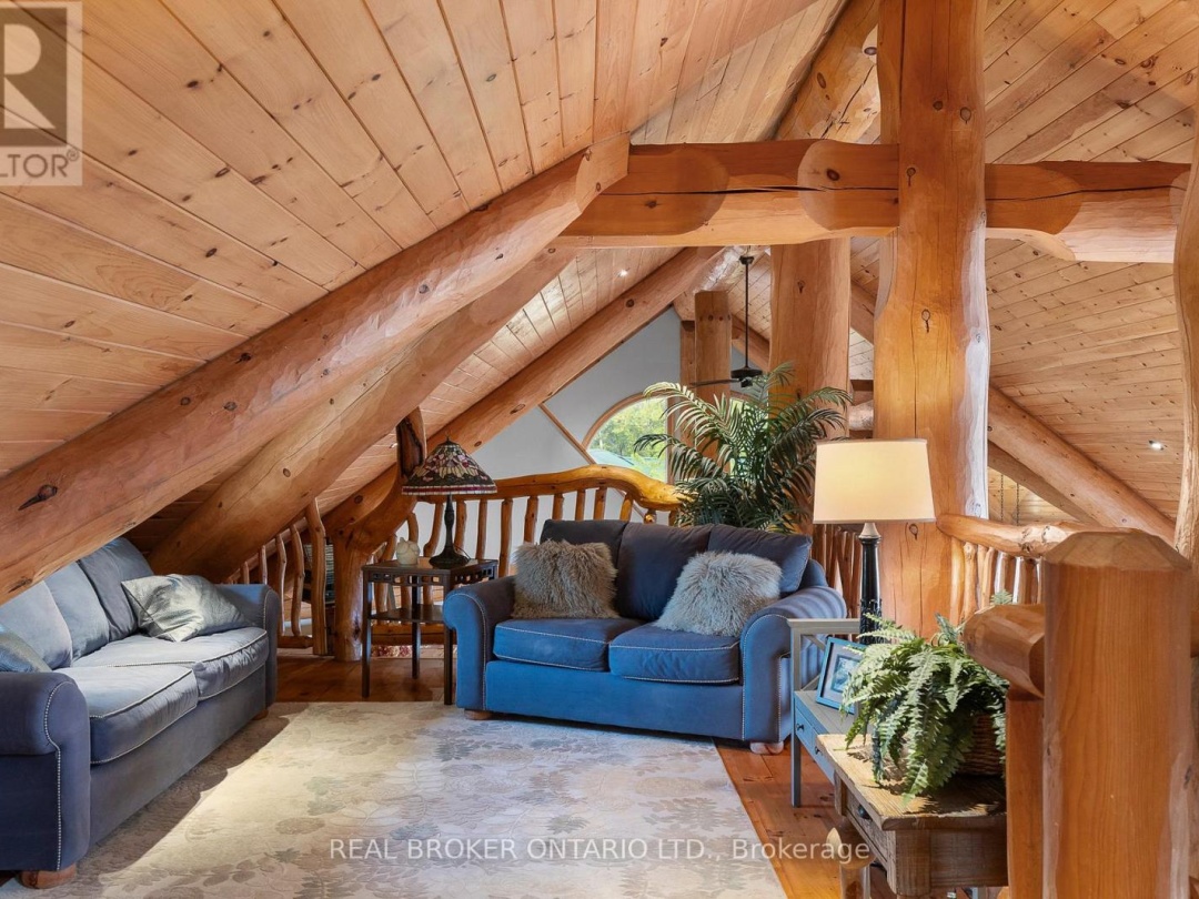 99 CREIGHTON STREET, Lake Simcoe