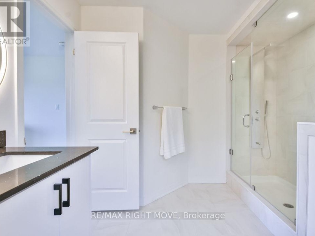 3721 QUAYSIDE DRIVE, Severn (West Shore)